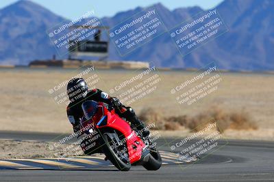 media/Jan-08-2022-SoCal Trackdays (Sat) [[1ec2777125]]/Turn 4 (1145am)/